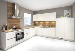 Ошхона кунҷи сафед бо акс countertop чӯбӣ