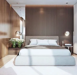 Дизайн спальни с панелями на стене