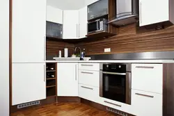 Дизайн маленькой кухни с техникой