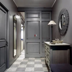 Combination of gray with other colors in the interior of the hallway