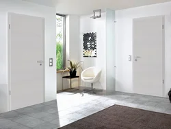 Photo apartment design with white doors