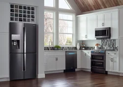 Холодильник в середине кухни фото