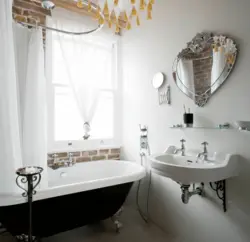 Clawfoot bathtub in room interior