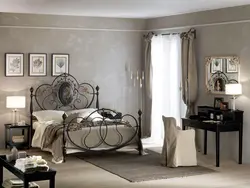Интерьер с металлической кроватью фото спальня