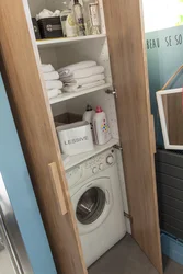 Шафа ў ванную над пральнай машынкай фота