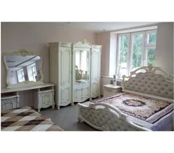 Show photo of bedroom set