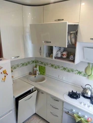 Kitchen in Brezhnevka 6 sq m design with refrigerator