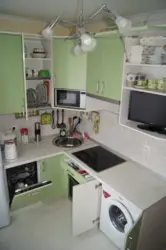 How to place all the equipment in a small kitchen photo