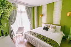 Зеленые обои для спальни стен в интерьере