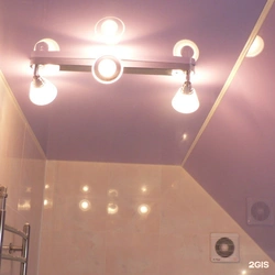 Освещение на потолке в ванной фото