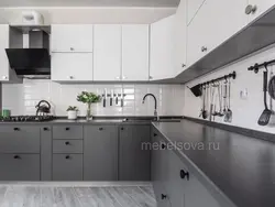 Дизайн кухни белый верх серый низ