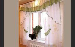 Design Of Curtains With Lambrequin For The Kitchen