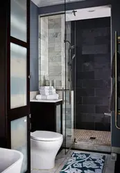 Дизайн ванны с черной душевой кабиной