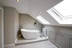 Дизайн ванны с мансардной крышей
