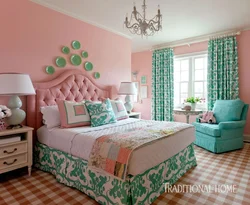 Combination of pink color in the bedroom interior photo