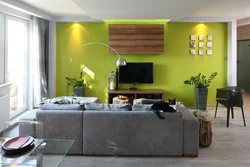 Зеленый диван в интерьере кухни
