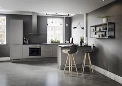 Кухня с серыми стенами и белым гарнитуром фото