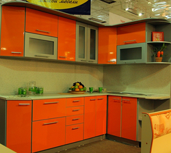 Дизайн кухни оранжево салатовый