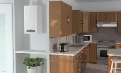 Интерьер маленькой кухни с котлом
