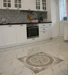 Пол на кухне белый мрамор в интерьере