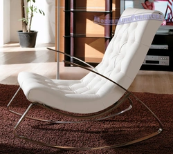 Кресло качалка в интерьере гостиной