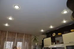 Кухня потолок точечный фото