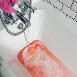 Фото вскрытых вен в ванной