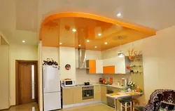 Дизайн потолка на маленькой кухне