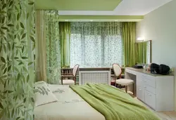 Оливковые шторы в интерьере спальни фото