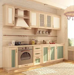 Бежевая деревянная кухня в интерьере