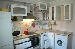 Дизайн маленькой кухни угловой с холодильником и стиральной машиной