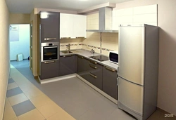 Дызайн кухні з асобна стаячым халадзільнікам
