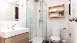 Дызайн ваннага пакоя з туалетам і душам сучасны