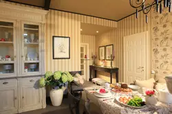 Striped wallpaper in the kitchen interior