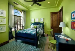 Интерьер гостиной если зеленый потолок
