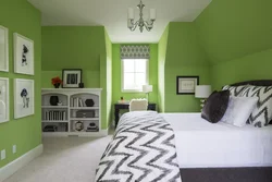 Combination of gray and green in the bedroom interior