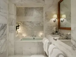 Мраморная плитка в интерьере ванны