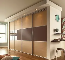 Built-in wardrobe in the bedroom design