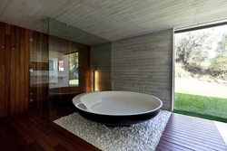 Round bath in the interior