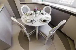 Стол круглый в интерьере кухни маленькой кухни