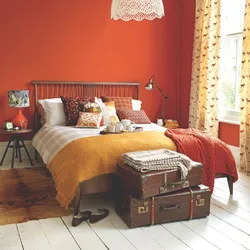 Оранжевые обои в интерьере спальни