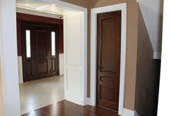 Белые двери и плинтуса в квартире фото