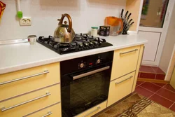 Плита в интерьере кухни фото