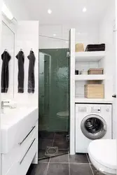 Дызайн сумешчанага ваннага пакоя з душавой кабінай і пральнай машынай