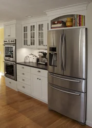 Дизайн кухни с отдельным холодильником