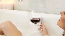 Photo with wine in the bath