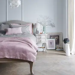 Gray and pink colors in the bedroom interior