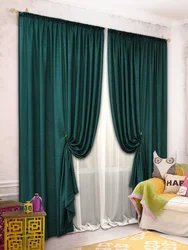 Emerald curtains in the living room real photos
