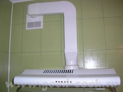 Пластиковый воздуховод для вытяжки на кухне фото