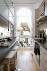 Кухни с балконом узкой фото